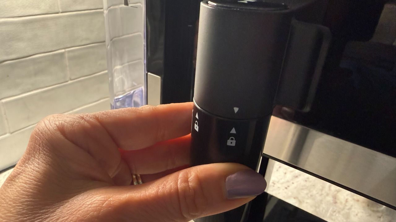 Braun OptiBrew Pro coffee shot and frothed milk