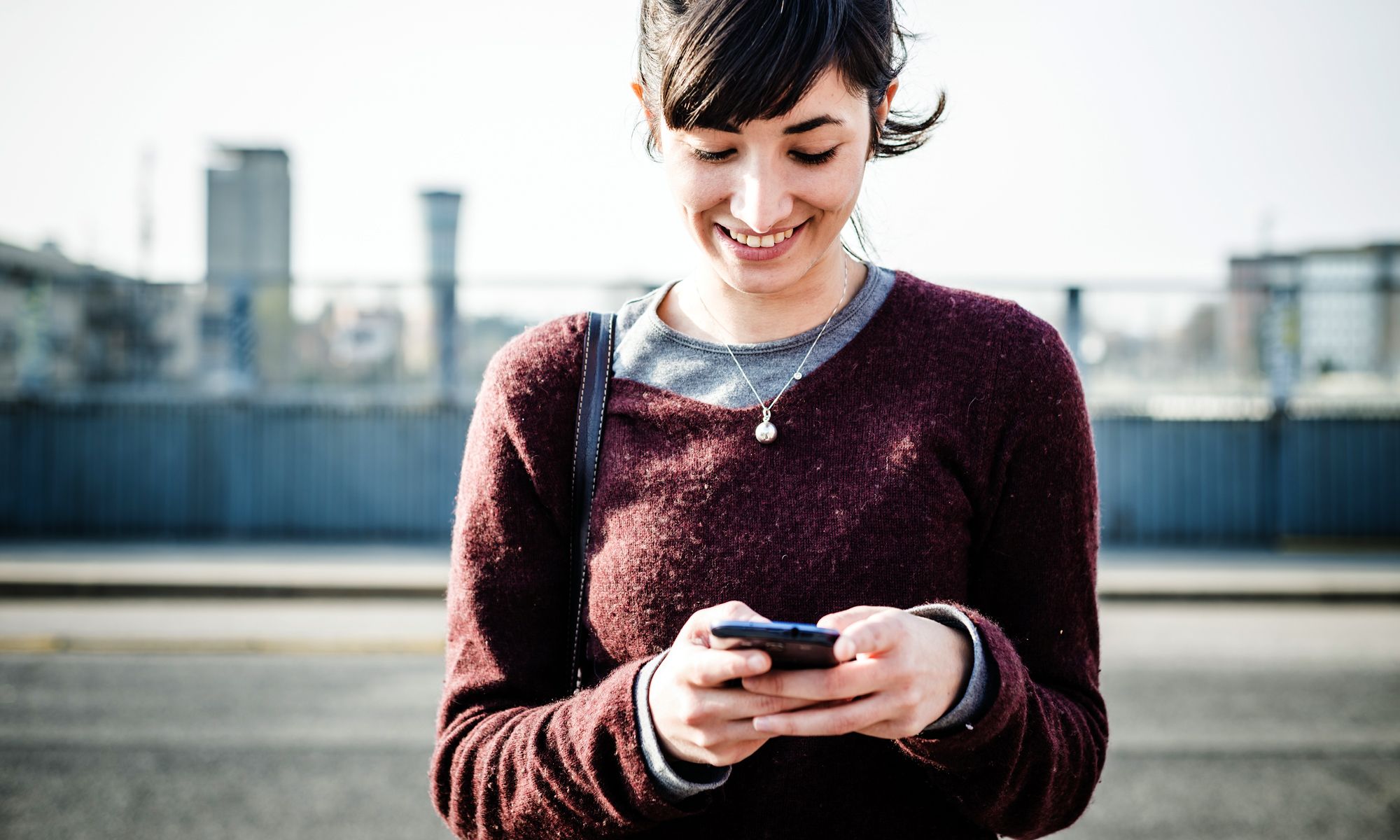 بهترین برنامه های تلفن همراه در سال 2025: بهترین گزینه ها برای خدمات ماهانه تلفن شما