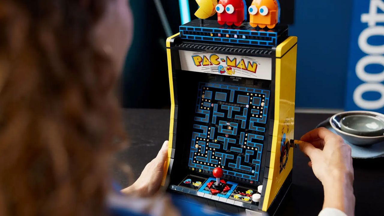 Lego Icons Pac-Man Arcade Mini set