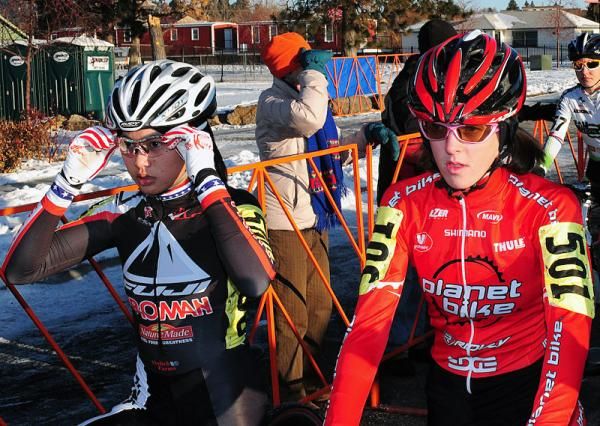 Junior women start line.