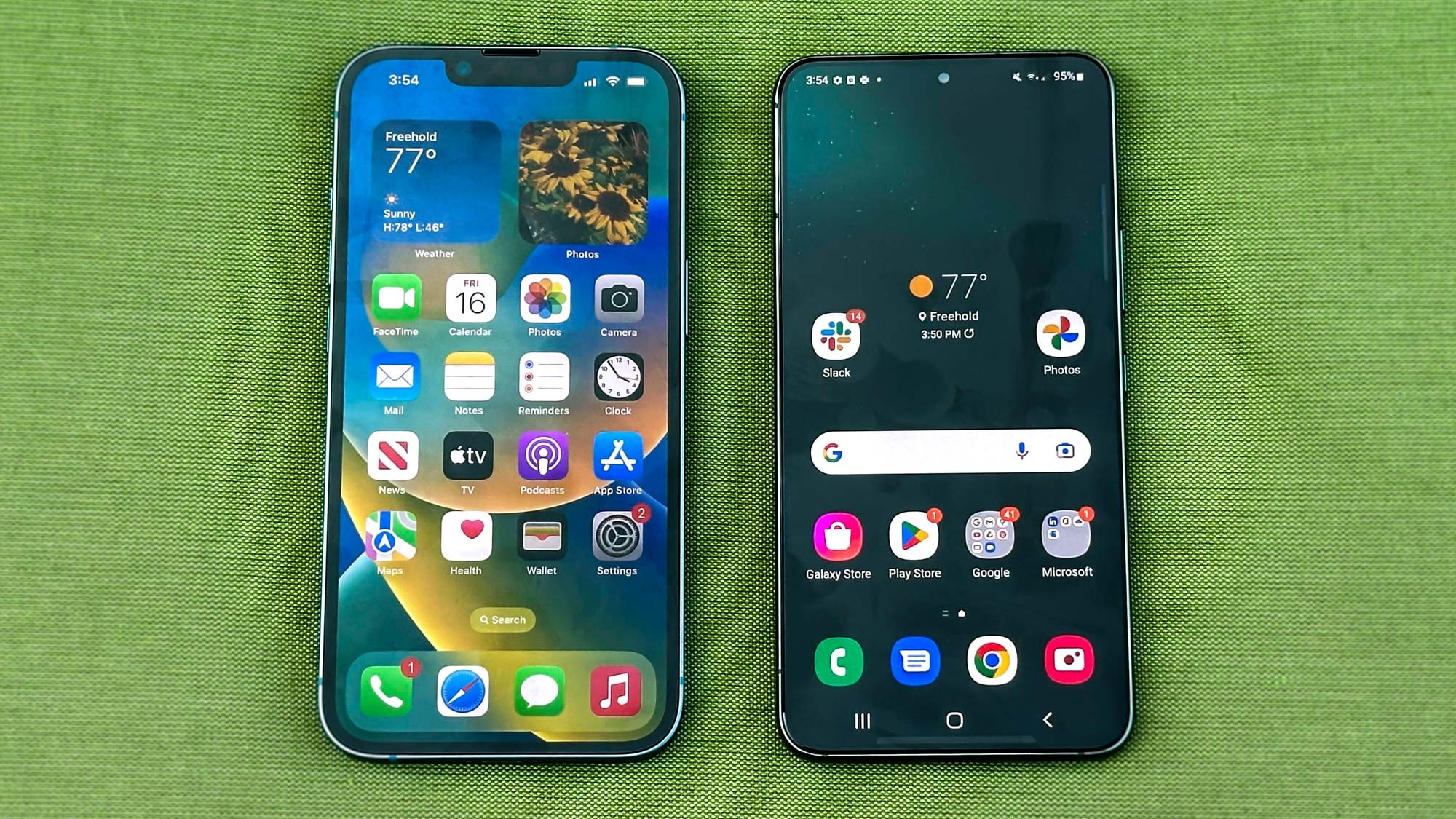 Galaxy s24 vs iphone 15 pro. Айфон 14 vs Samsung. Samsung Galaxy s23 vs iphone 14. Iphone 14 vs Samsung s22. Iphone 14 и Samsung.