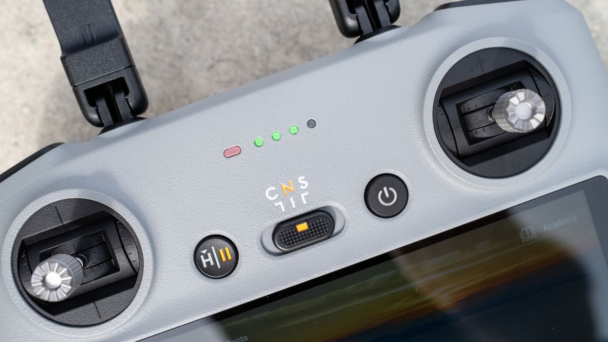 DJI Mini 4 Pro DJI RC 2 smart controller