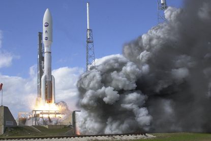 New Horizons probe launches into space on NASA rocket