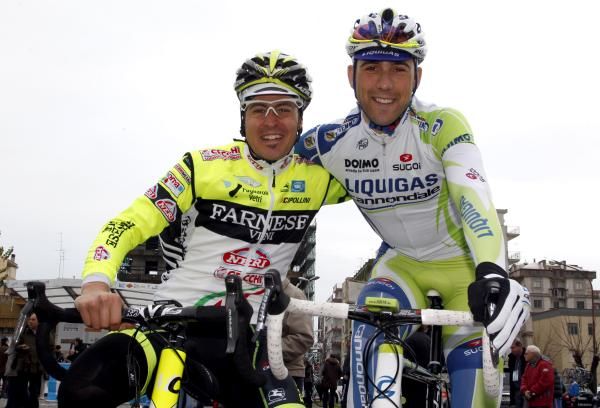 Former teammate Diego Caccia and Paolo Longo Borghini