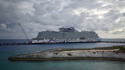 Norwegian Luna at Great Stirrup Cay, Bahamas