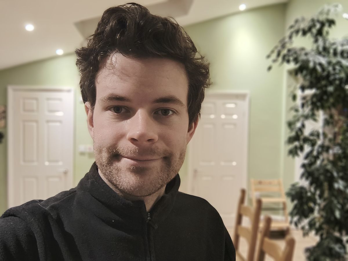A selfie taken on the Moto Edge 40 Neo