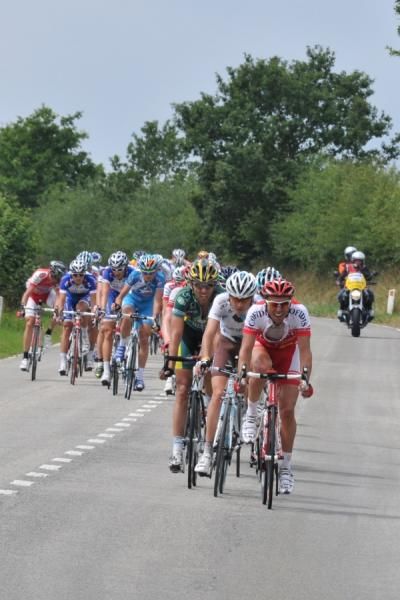 Cofidis strings out the bunch.