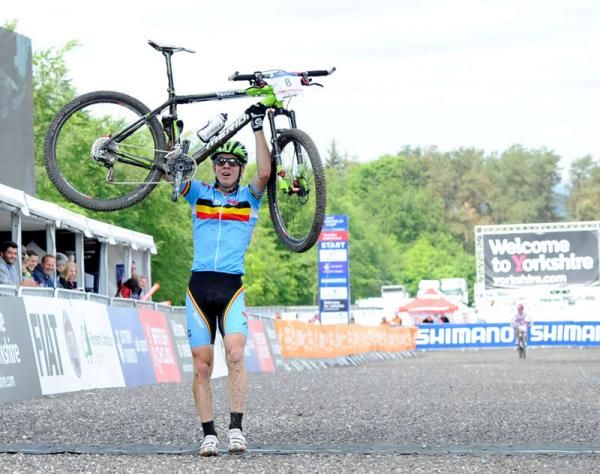 Jens Schuermans wins the junior men's cross country