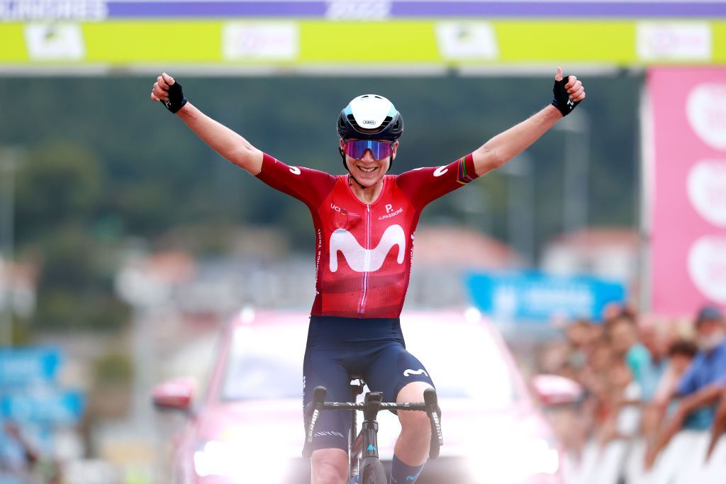 COLINDRES SPAIN SEPTEMBER 08 Annemiek Van Vleuten of Netherlands and Movistar Team Women pinduring the 8th Ceratizit Challenge By La Vuelta 2022 Stage 2 a 1059km stage from Colindres to Colindres CERATIZITChallenge22 UCIWWT on on September 08 2022 in Colindres Spain Photo by Gonzalo Arroyo MorenoGetty Images