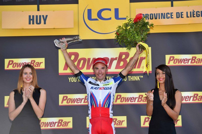 Joaquim Rodr&iacute;guez shows off his spoils