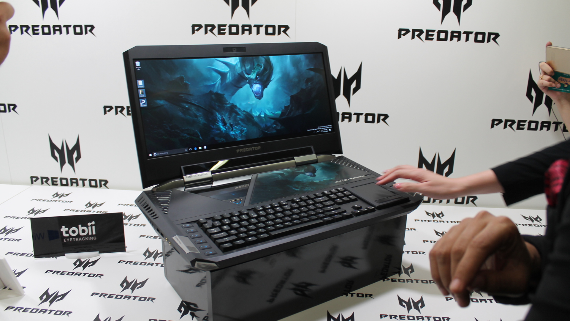 It's a monster! See Acer's ludicrous curved-screen gaming laptop