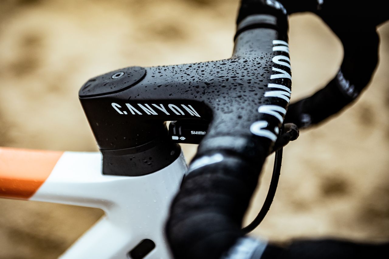 Ceylin del Carmen Alvarado's Canyon Inflite CF SLX cyclo cross bike