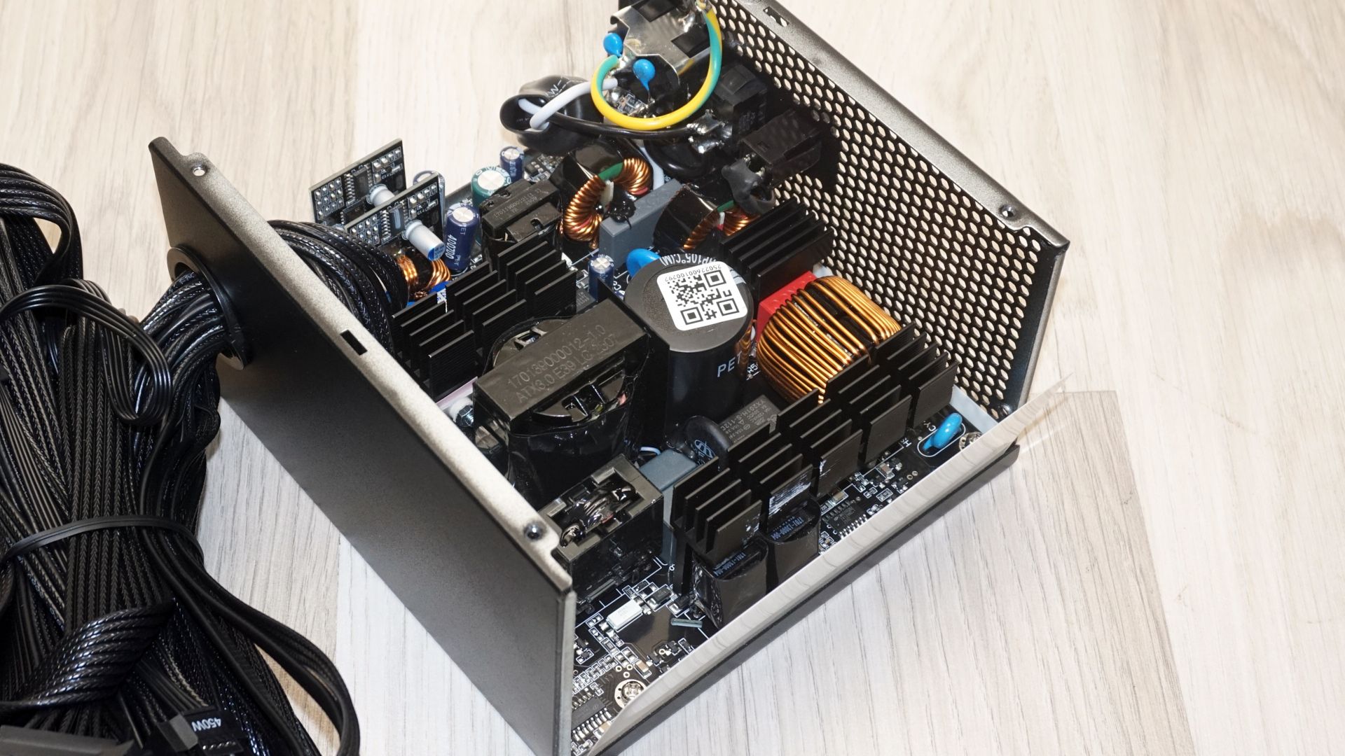 AZZA PSAZ-750G ATX 3.1