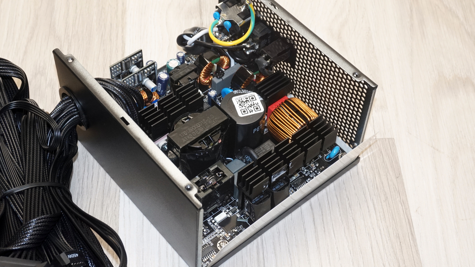AZZA PSAZ-750G ATX 3.1