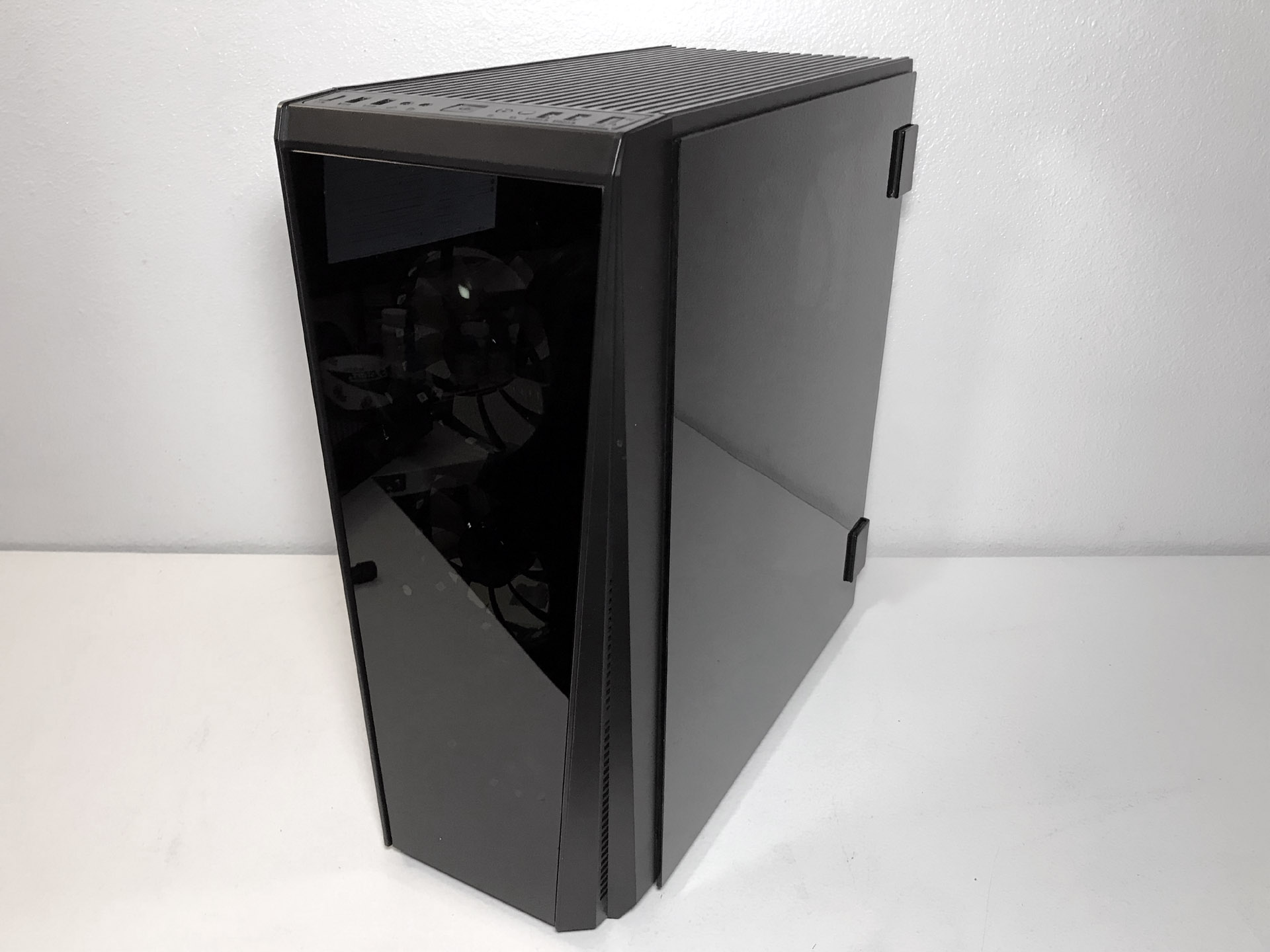 DIYPC Trio-GT-RGB Case Review: A Shining Value - Tom's Hardware | Tom's ...