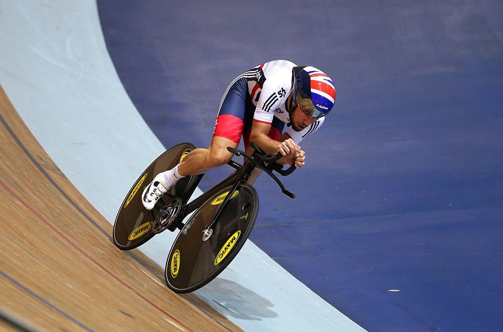 Mark Cavendish on the pursuit bike