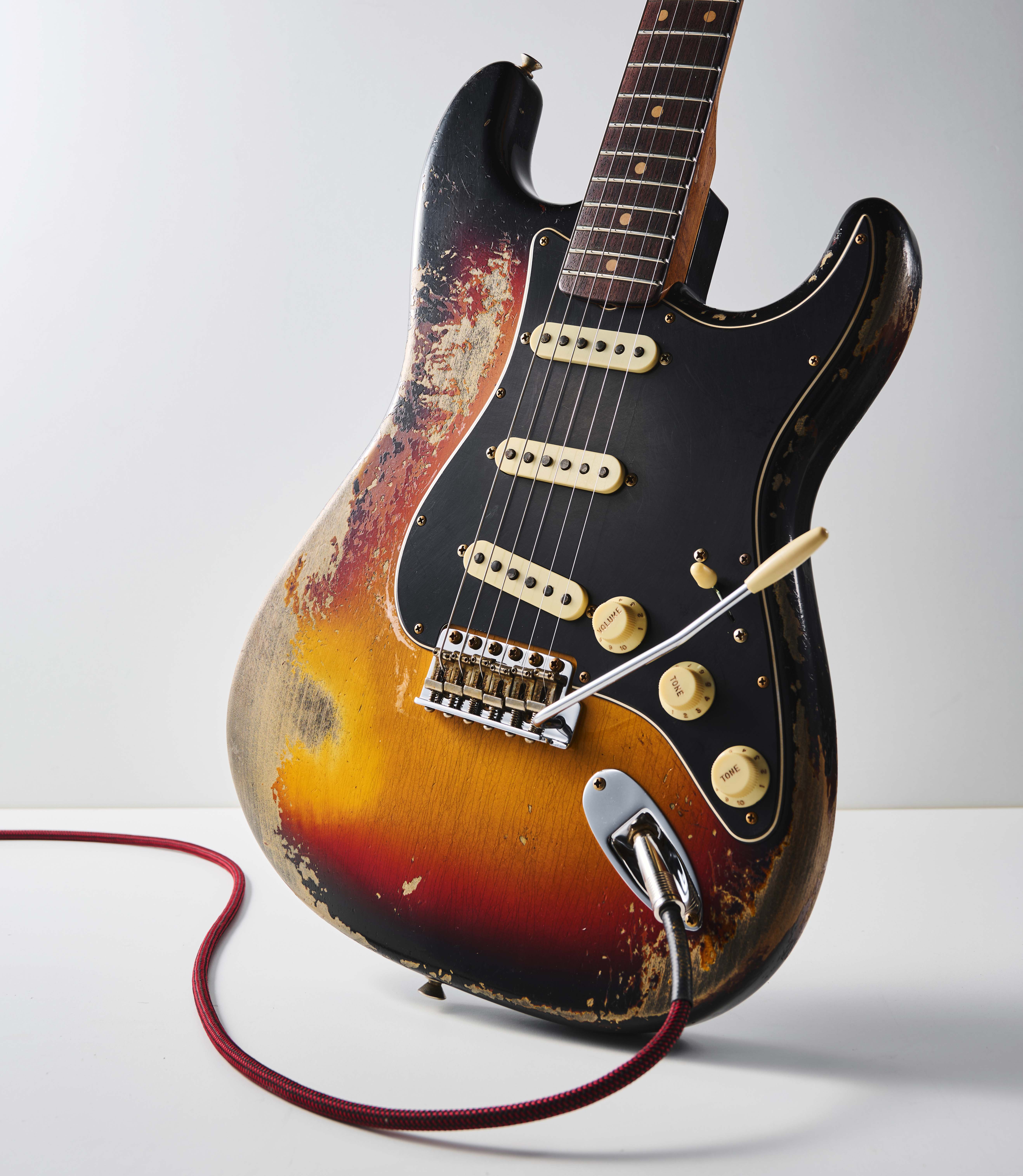 The Custom Shop Limited Edition Dual Mag II Stratocaster Super Heavy Relic features pickups with a blend of Alnico V magnets on the low E through G and hand-bevelled Alnico II poles&amp;nbsp;on the B and high E to promote balanced tone