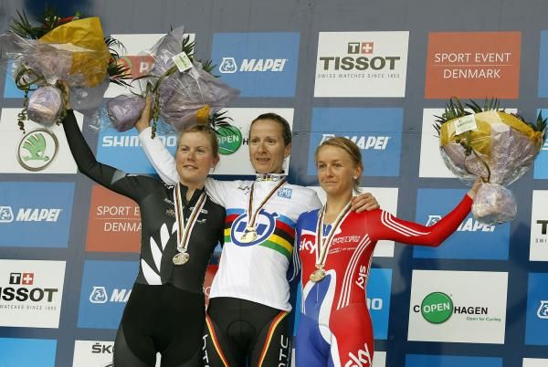 The podium of the elite women TT: Villumsen, Arndt and Pooley