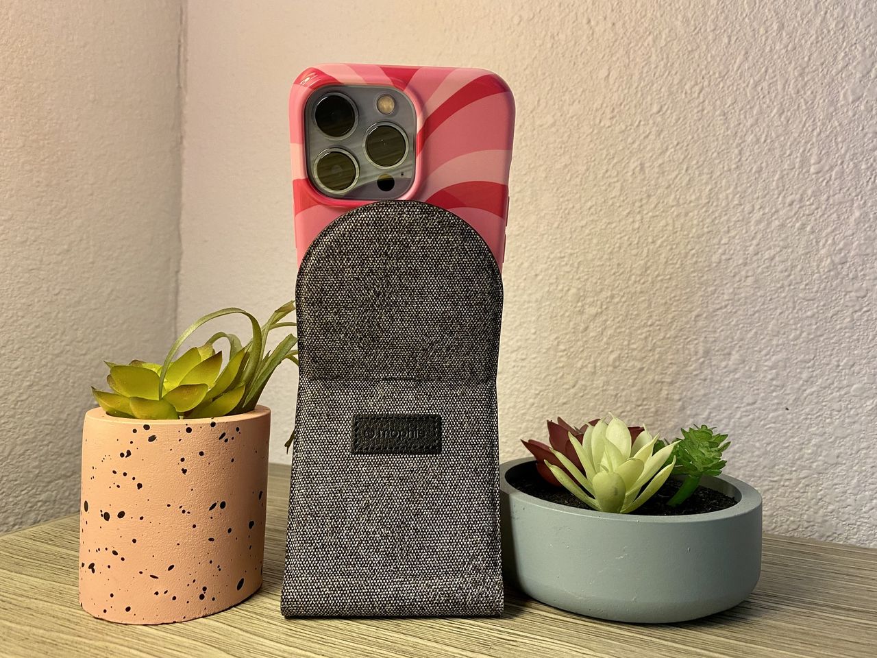 Mophie Magnetic Portable Stand With Case