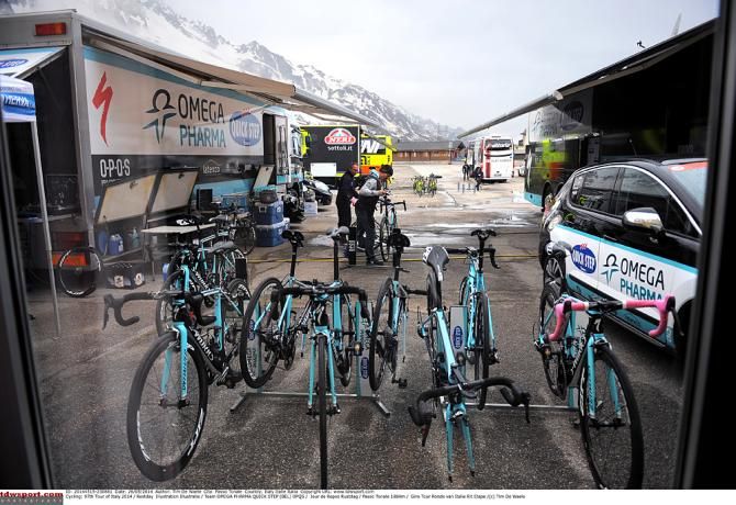 The pink bar tape on Rigoberto Uran's bike stands out in the Omega Pharma bikes