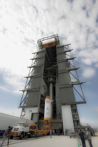 Centaur Stage Mating with Atlas 5 Rocket