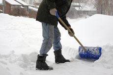 New Englanders should beware of scammers offering to remove snow