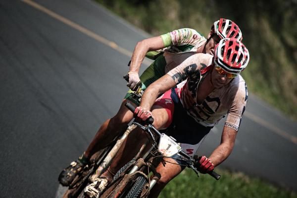 Todd Wells leads Rom Akerson