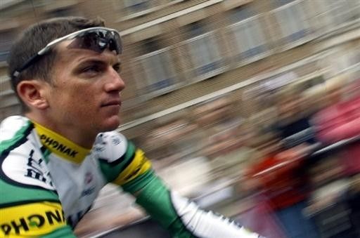Tyler Hamilton riding in the Tour