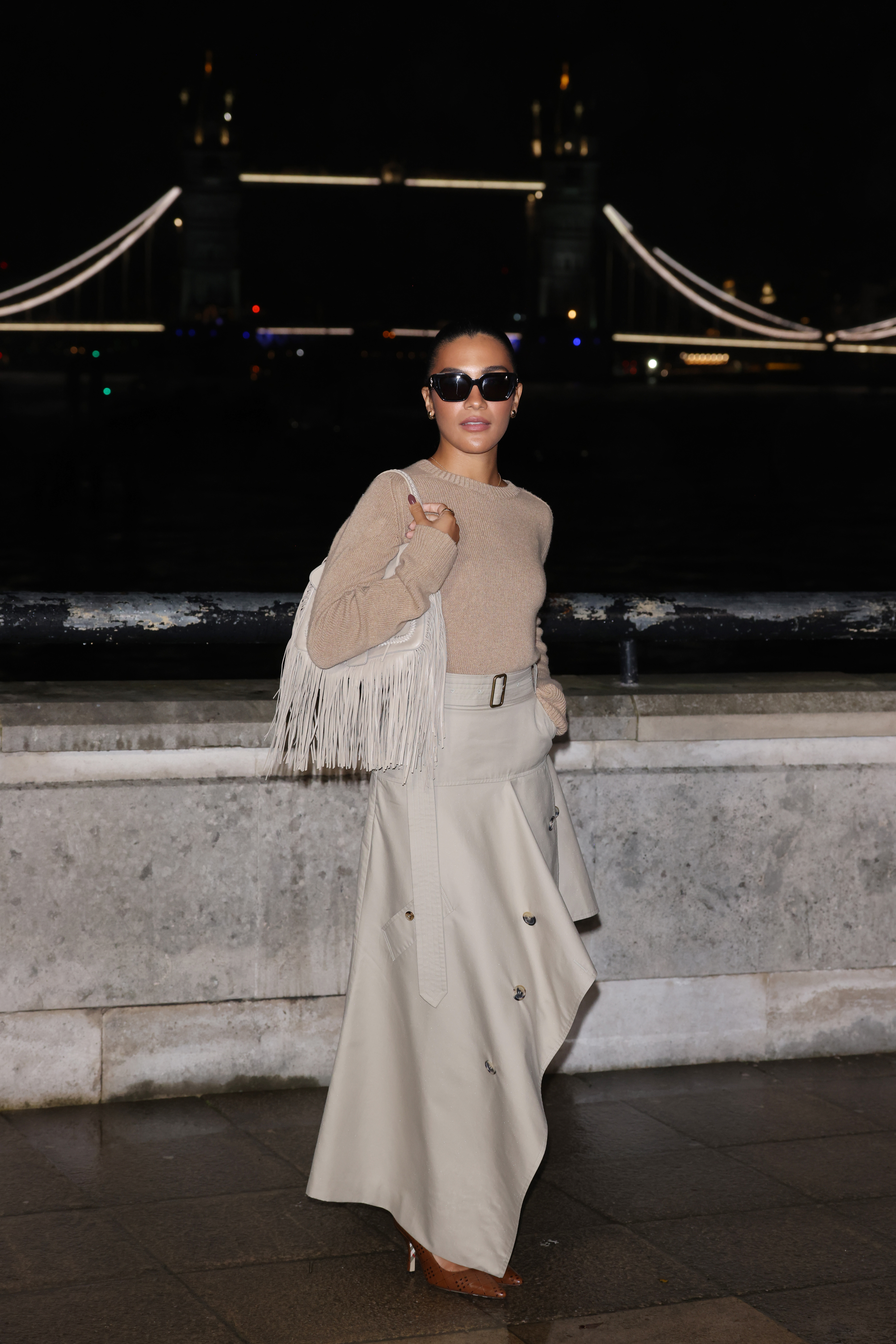 olivia dean at the burberry winter 2026 show.