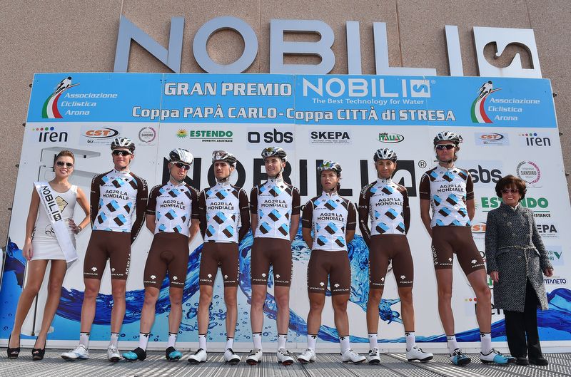 Ag2r-La Mondiale at the team presentation