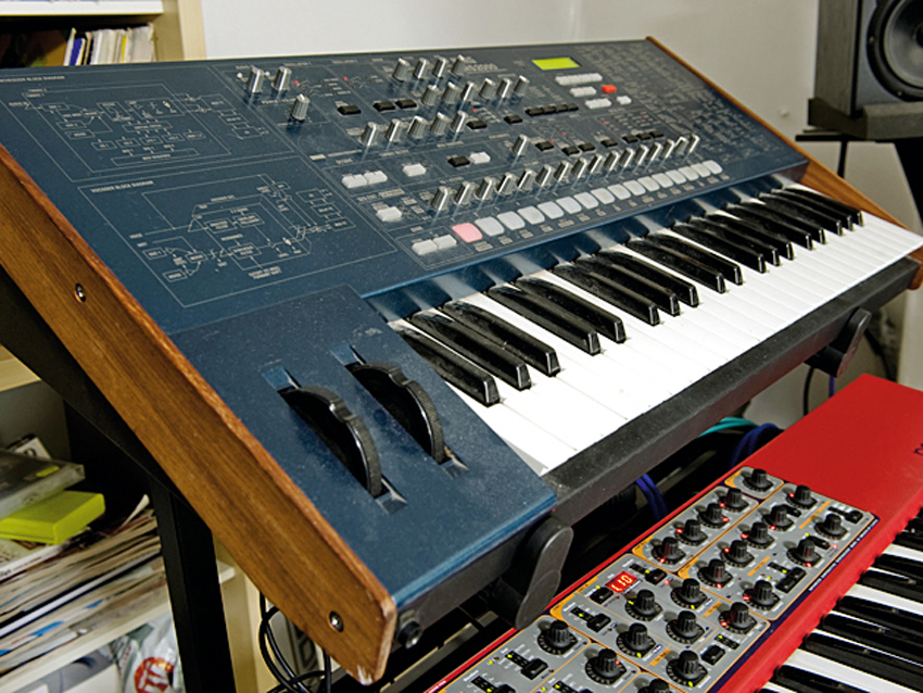 Korg MS2000