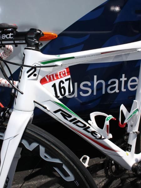 Pozzato's custom finished Ridley Damocles Pi is covered in an unusually subtle white, green and red to celebrate his win at the Italian national championships last month.