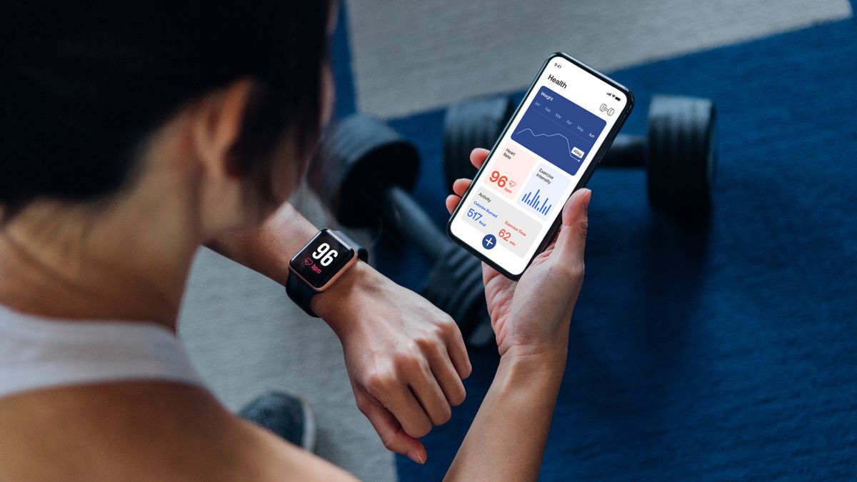 Whats The Difference Between Fitness Trackers And Smartwatches Fitandwell 3618