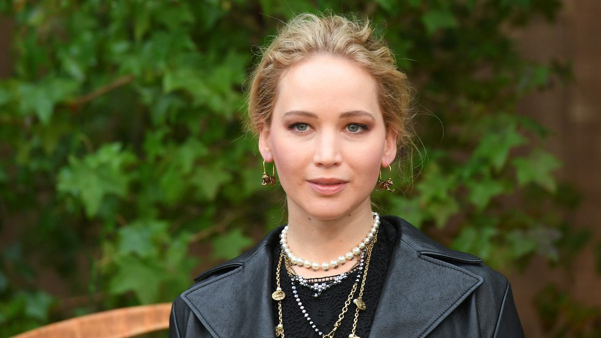 Jennifer Lawrence Suffers Injury On The Set Of New Netflix Film As Stunt Goes Wrong Woman Home