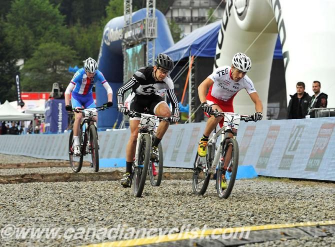 Fabien Canal (Asptt Definitive Tec) and Philip Buys (RSA) sprint