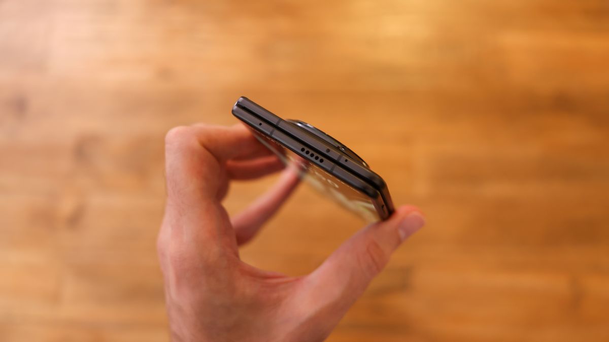 A photo of the Honor Magic V3