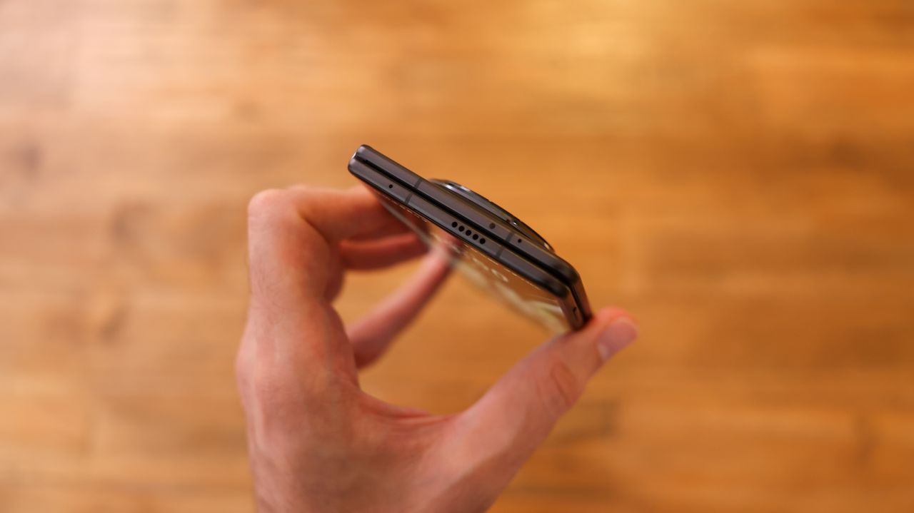 A photo of the Honor Magic V3