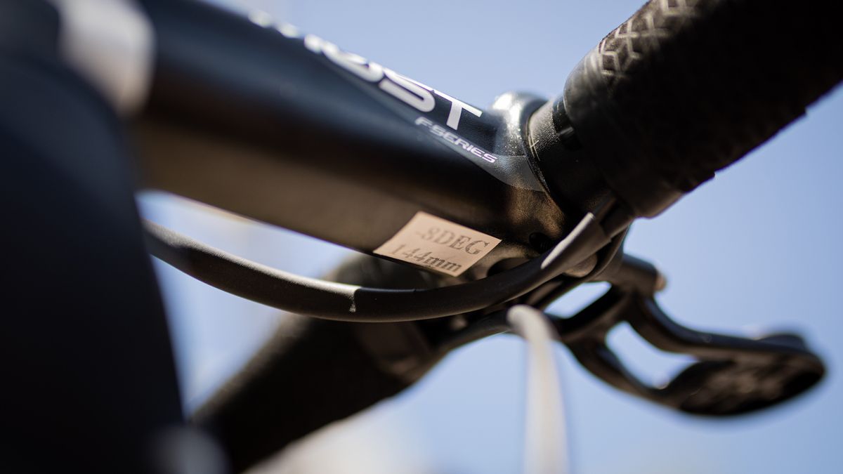 Luke Rowe's Pinarello Dogma F12 XLight