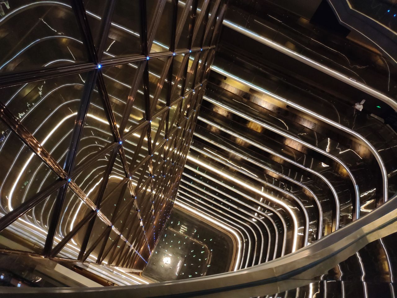 The Mi Mix 5G's dynamic range can't compete with the Samsung Galaxy S10 5G, but it still produces a decent image thanks to its auto HDR feature.