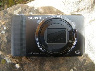 Sony DSC-HX9V - 16x zoom inside