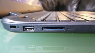 Acer Aspire ES1-512 ports