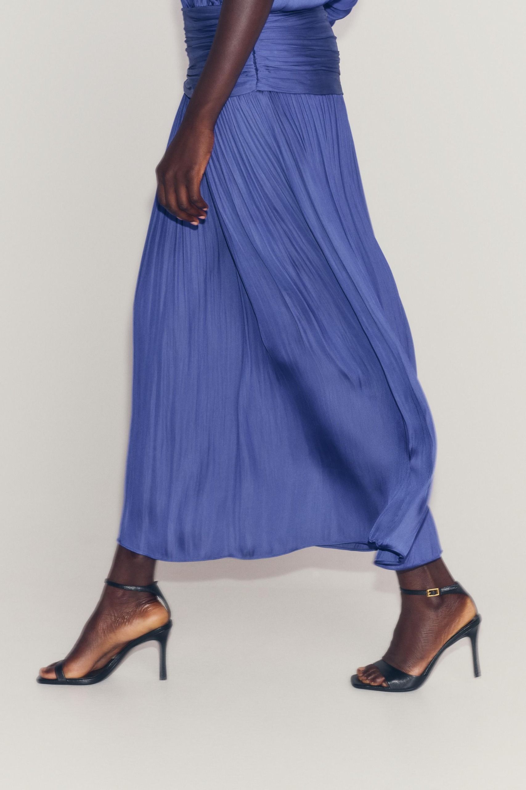 Asymmetric Leather Heeled Sandals - Black - 5