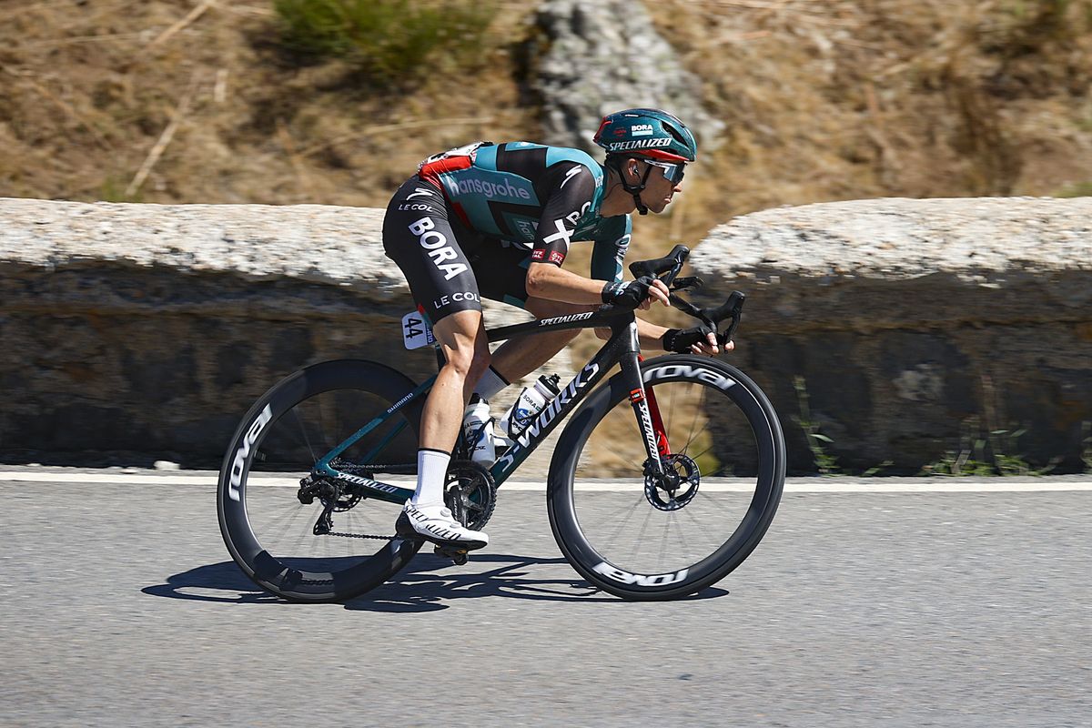 Jay Hindley persigue al ‘fantástico’ Evenboel en la Vuelta a España