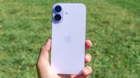 Apple iPhone 17 review.