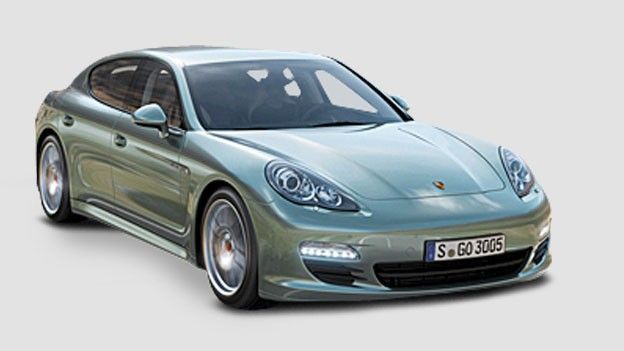 November: Porsche Panamera