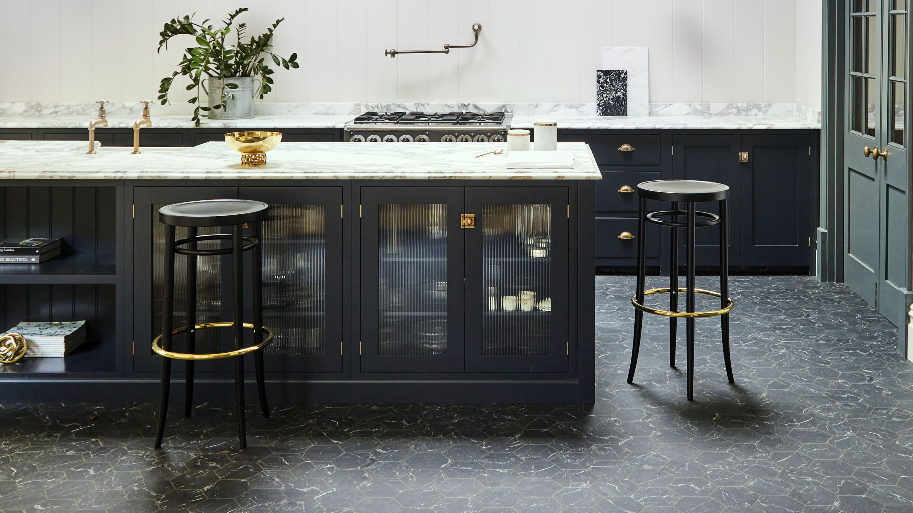 13 Kitchen Flooring Ideas Stylish, Vinyl Flooring Patterns For Kitchens