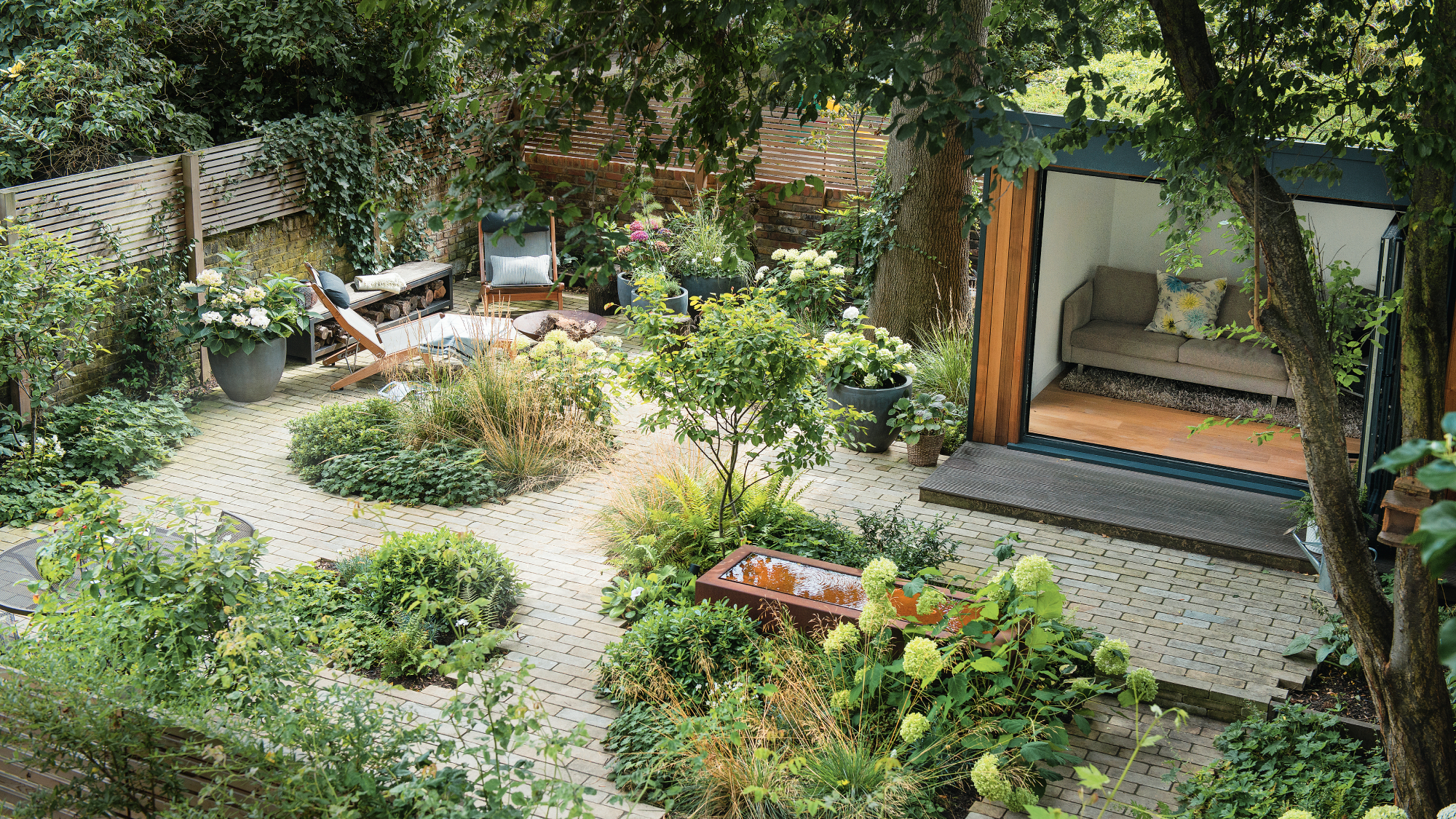 garden designed with privacy in mind
