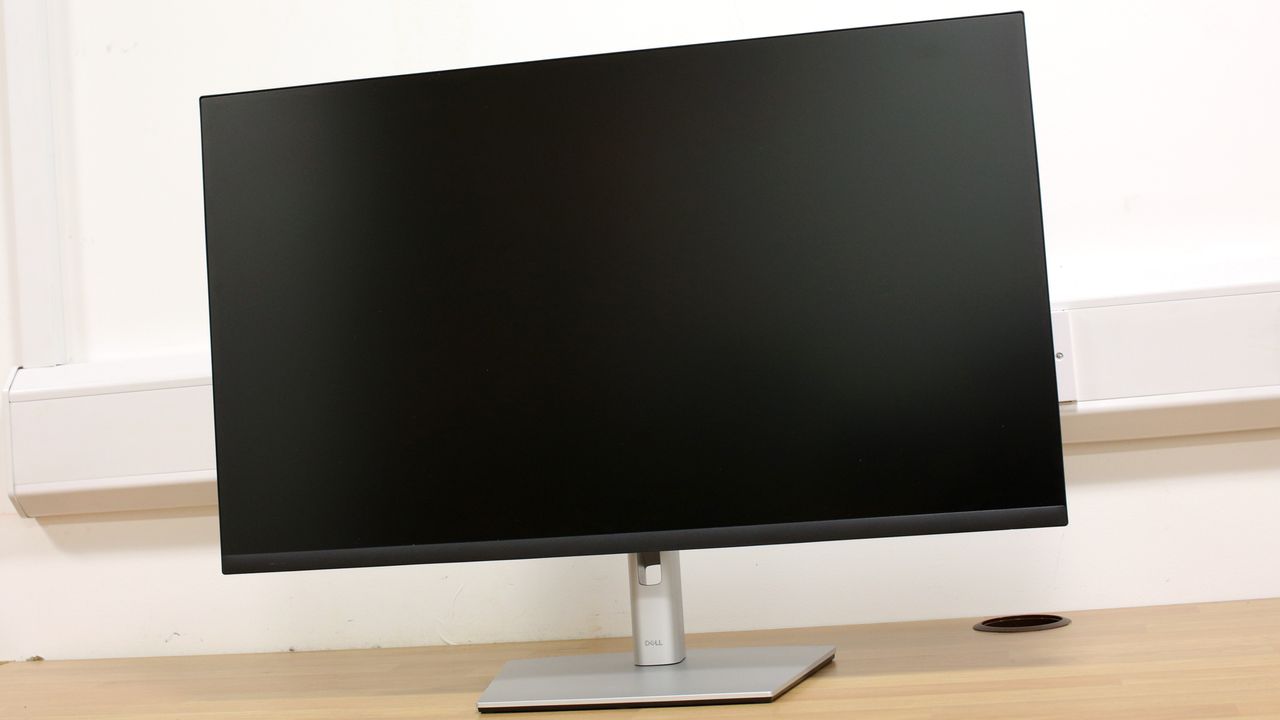 Dell P3222QE