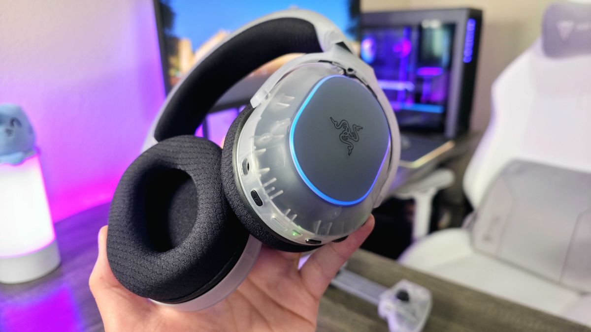 Image of the Razer Phantom White Collection.