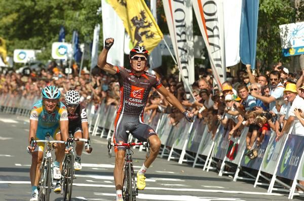 Luis Le&oacute;n S&aacute;nchez (Caisse d'Epargne) wins the Clasica San Sebastian 2010.